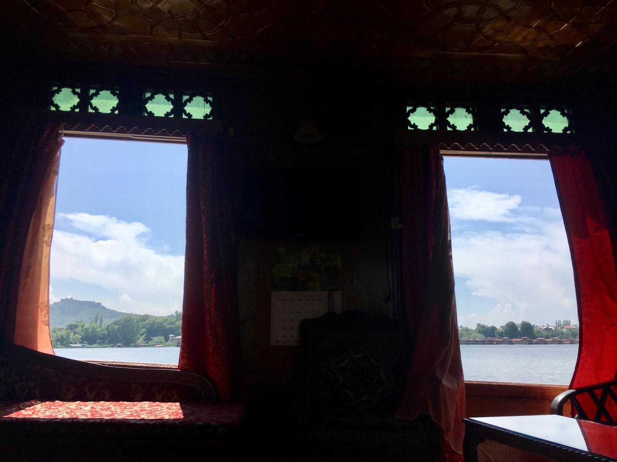 Houseboat Lily Of Nageen Srīnagar Kültér fotó