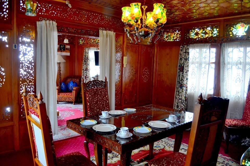 Houseboat Lily Of Nageen Srīnagar Kültér fotó