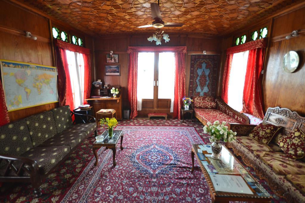 Houseboat Lily Of Nageen Srīnagar Kültér fotó